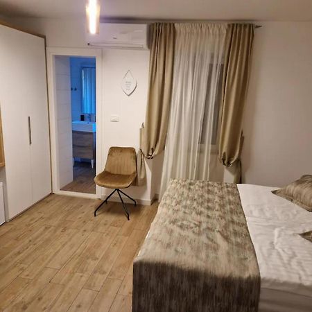 Guesthouse Bepa Split Exterior photo