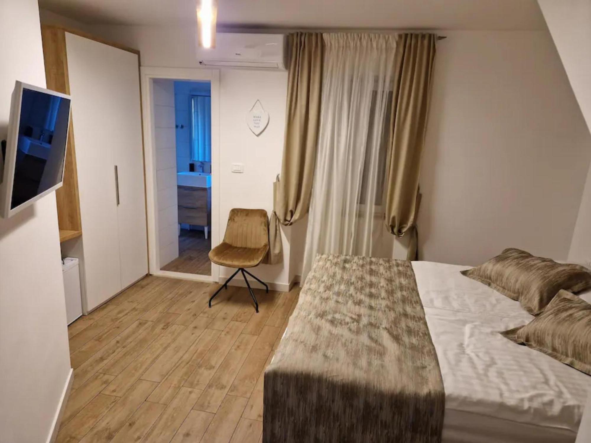 Guesthouse Bepa Split Exterior photo