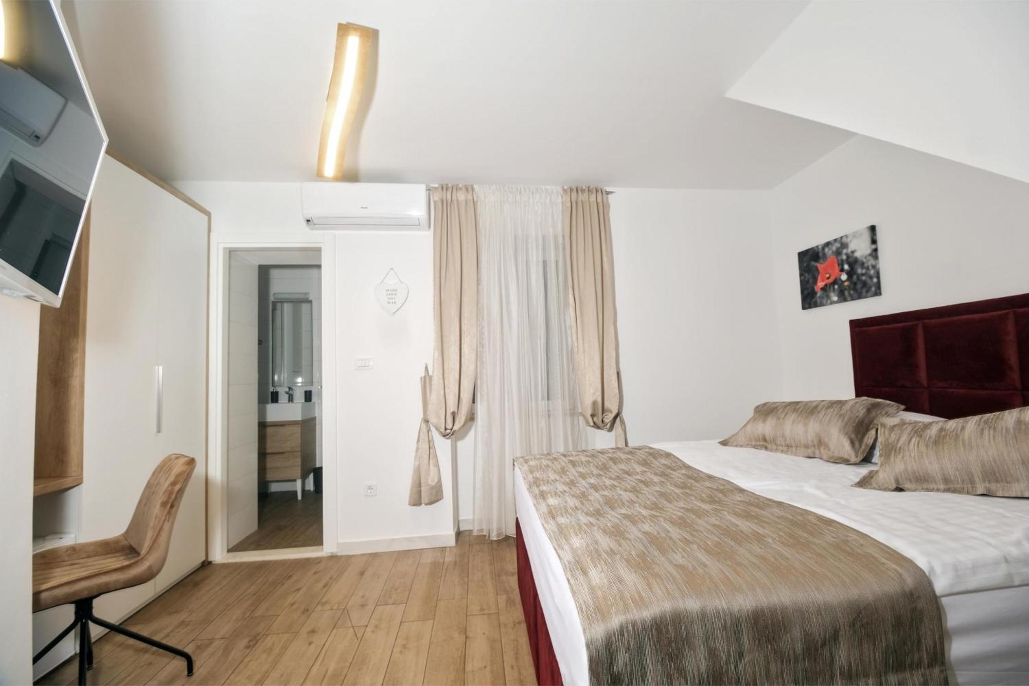 Guesthouse Bepa Split Exterior photo