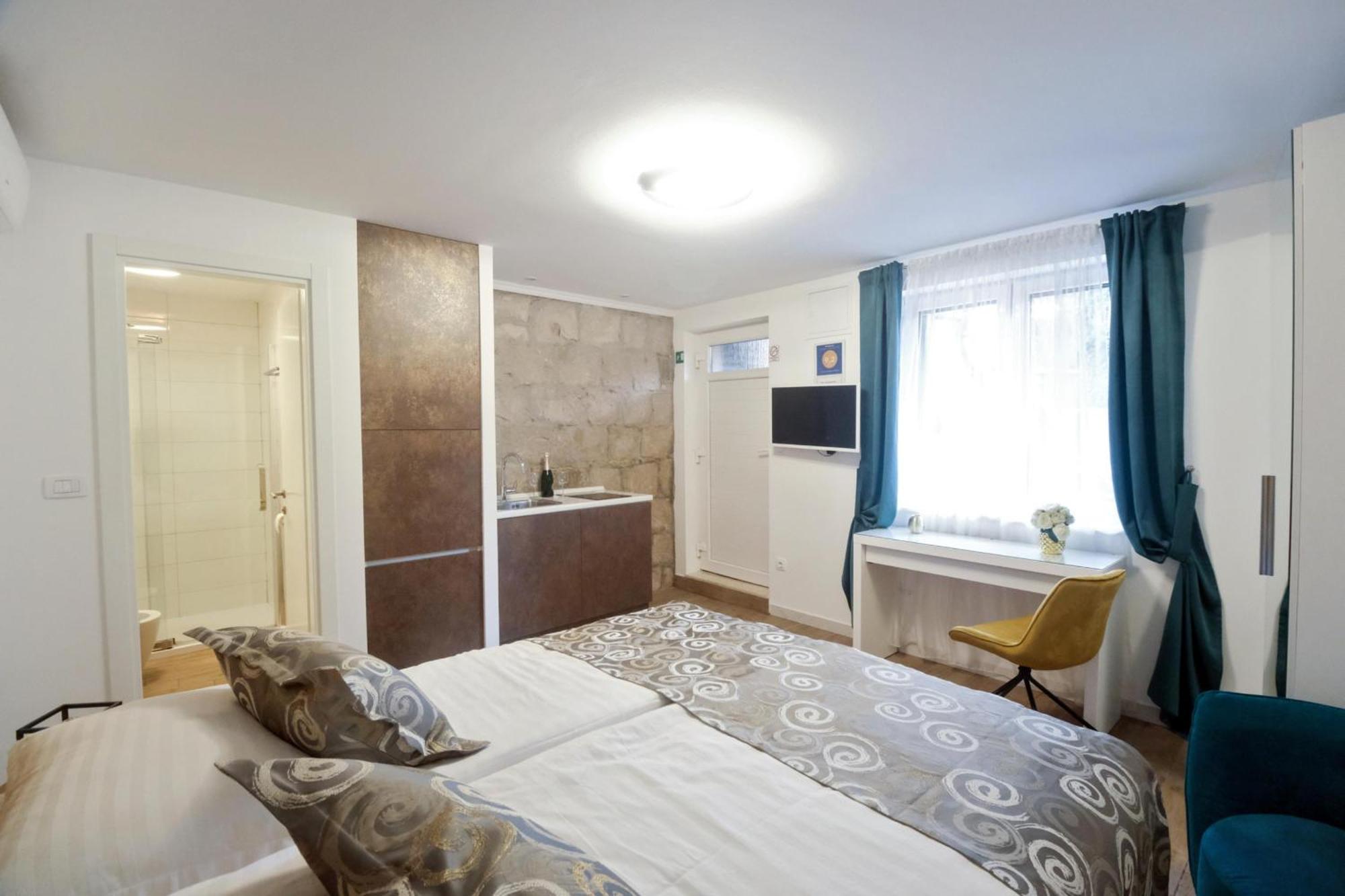 Guesthouse Bepa Split Exterior photo