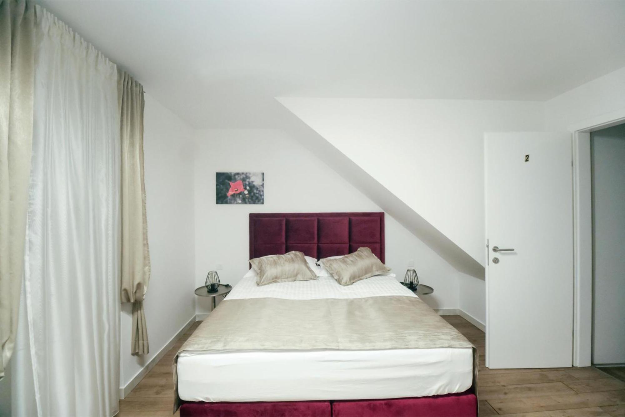 Guesthouse Bepa Split Exterior photo