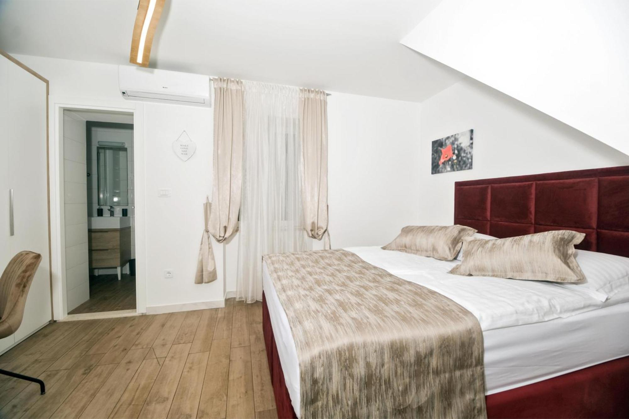 Guesthouse Bepa Split Exterior photo